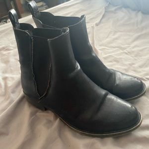 chelsea boots